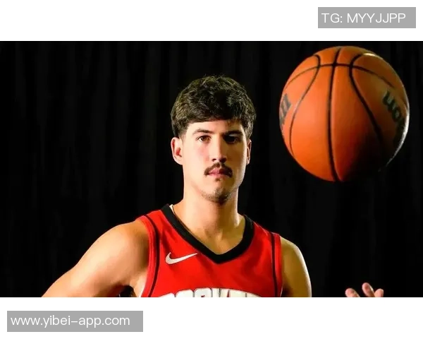 乌度卡称赞戴维森在场上决策能力期待他在球队的表现