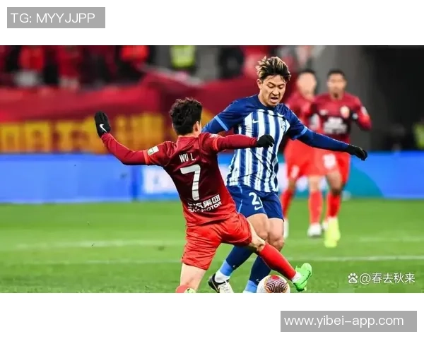 广岛球员失误送机会米内罗头球被解围路易斯补射遗憾中柱